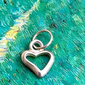 5/$10❤️❤️❤️NEW Tibetan Silver Puffy Heart Charm